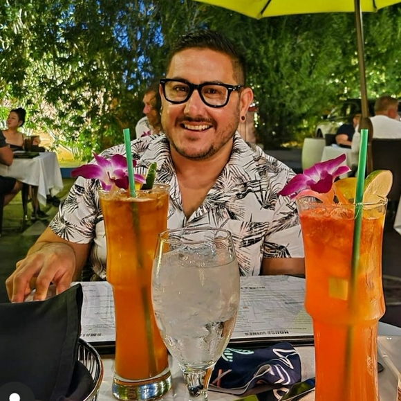 Meet your Posher, Chris - Picture 3 of 3